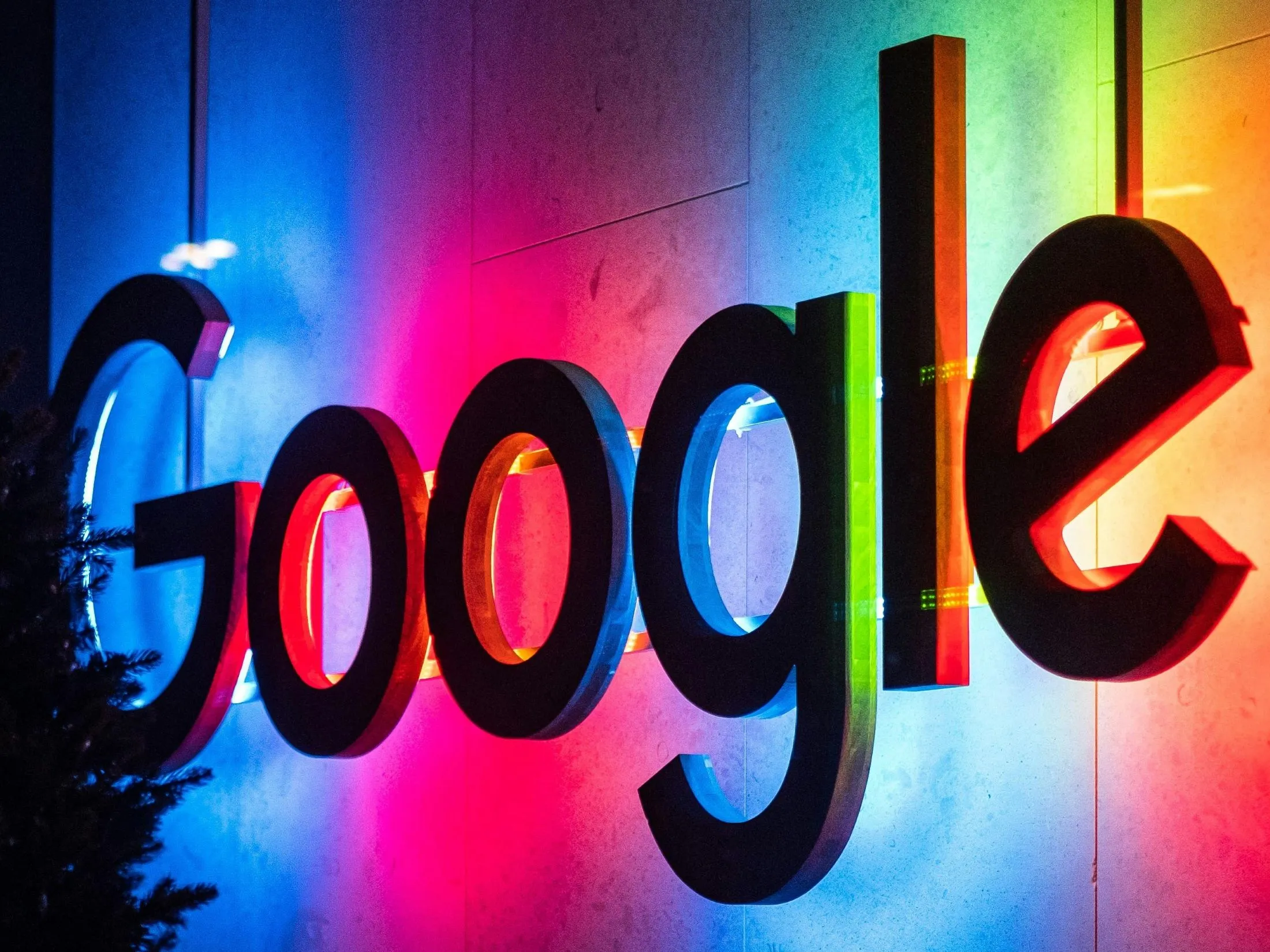 Google îngroapă reclamele Display în platforma Demand Gen: sfârșitul unei ere în publicitatea digitală