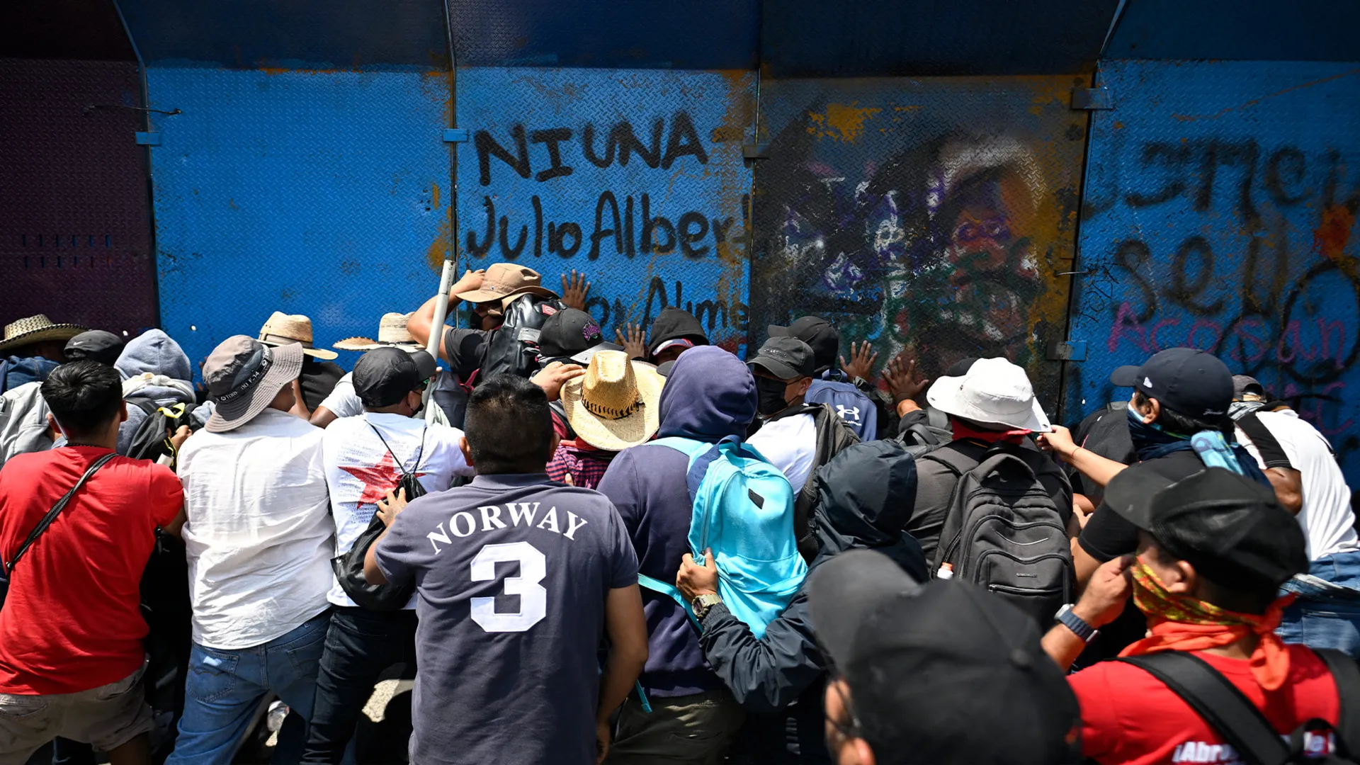 Proteste violente la Mexico City: Profesorii se revoltă cu ochii pe Cupa Mondială din 2026