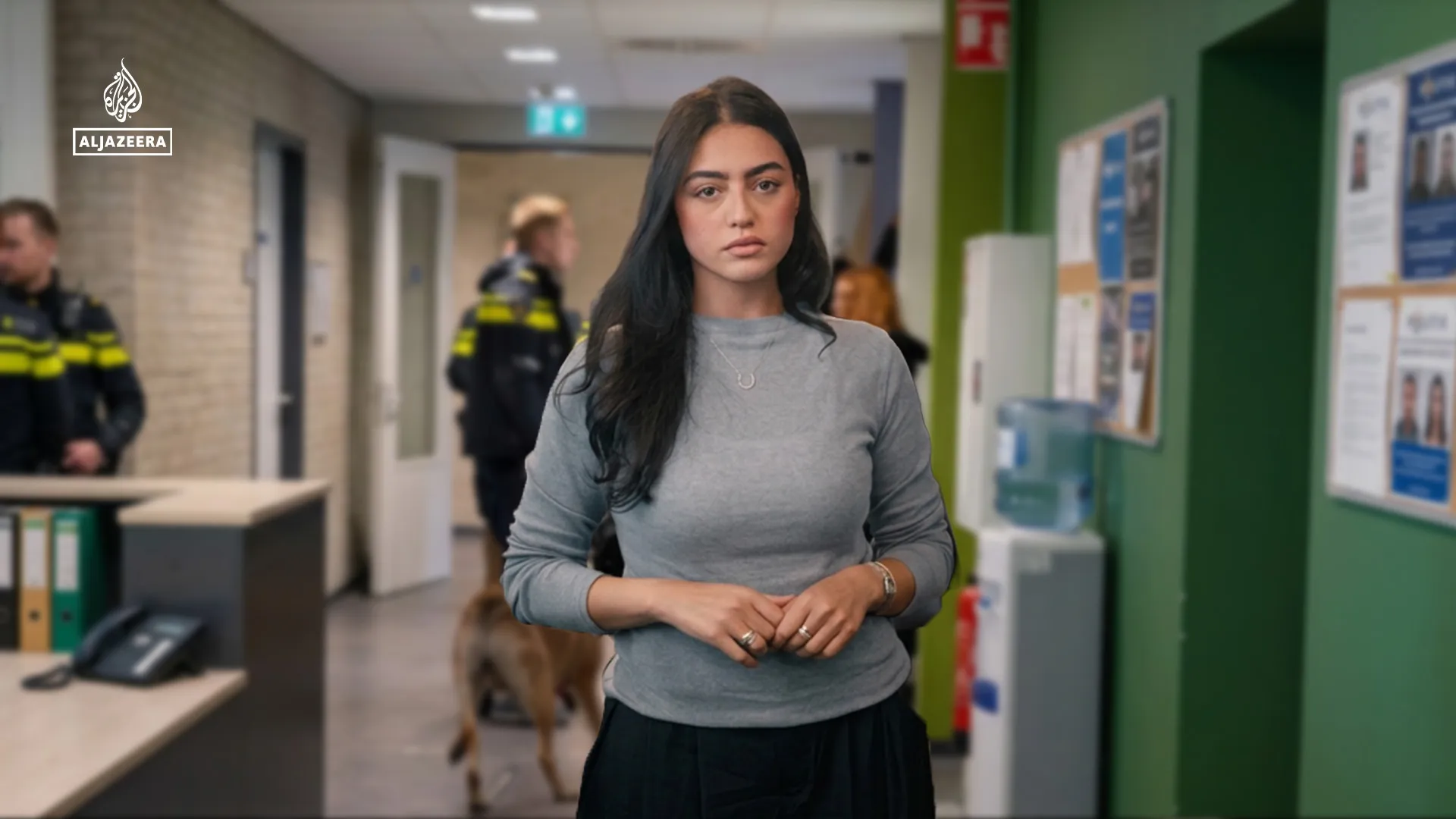 Femeie însărcinată, aruncată la pământ de poliția olandeză la un centru de azil: Mărturia cutremurătoare oferită Al Jazeera
