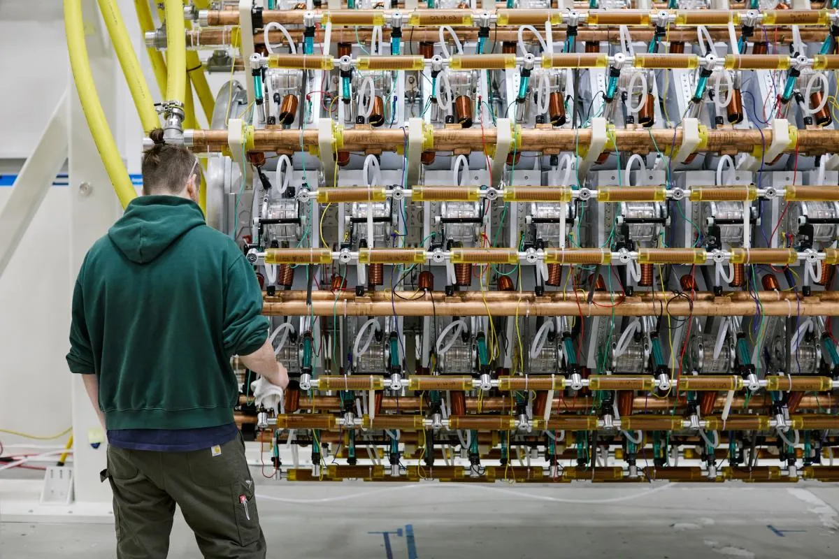 Pacific Fusion zguduie regulile jocului: 440 de gigawați în doar 80 de nanosecunde. Startup-ul care vrea să lase laserele în urmă
