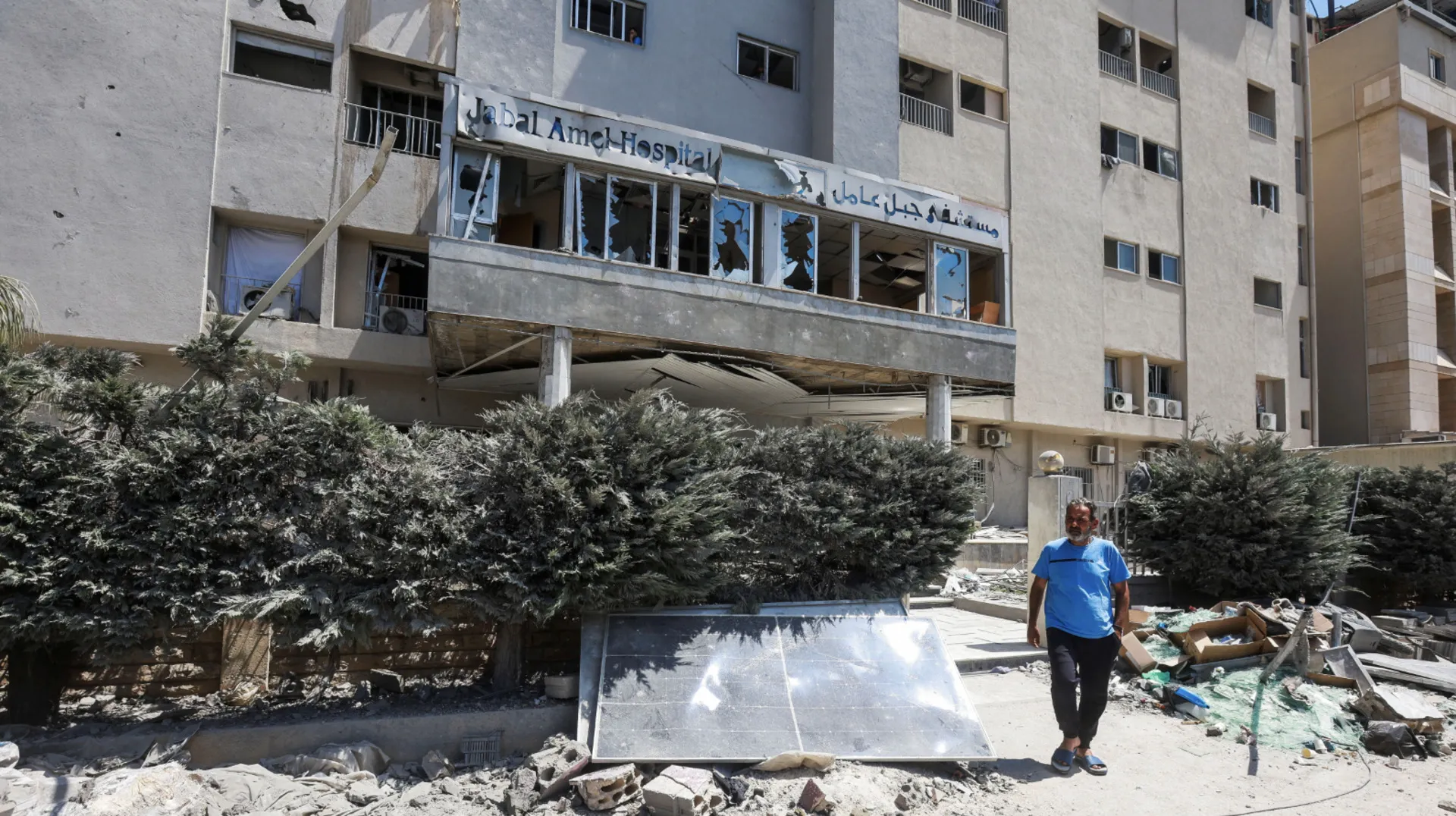 Spitalul Jabal Amel, distrus de raidurile israeliene: medicii luptă cu bisturiul într-o clădire făcută praf