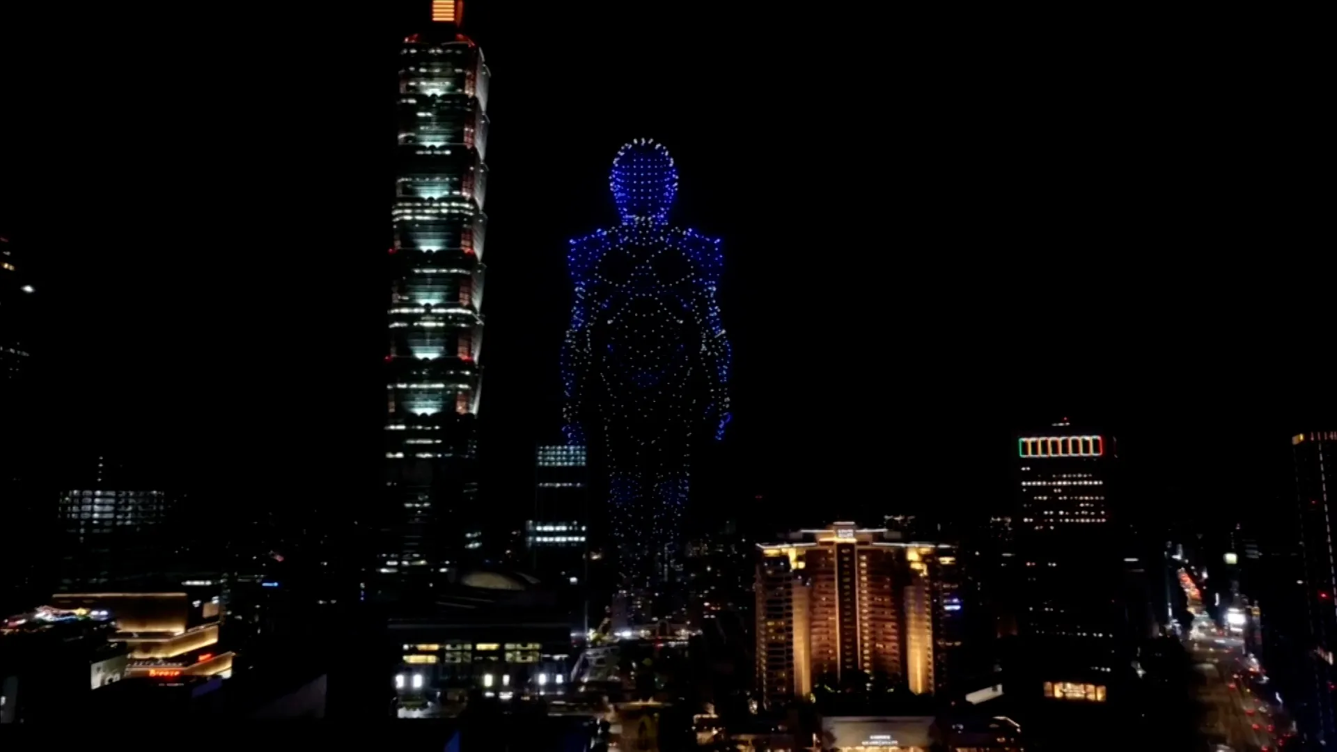 Spectacolul dronelor care a luminat cerul Taipeiului la târgul Computex