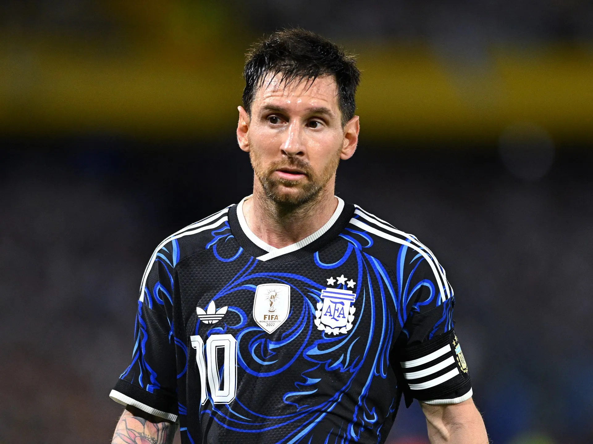 Messi se antrenează singur în timp ce Argentina susține primul antrenament înainte de Cupa Mondială