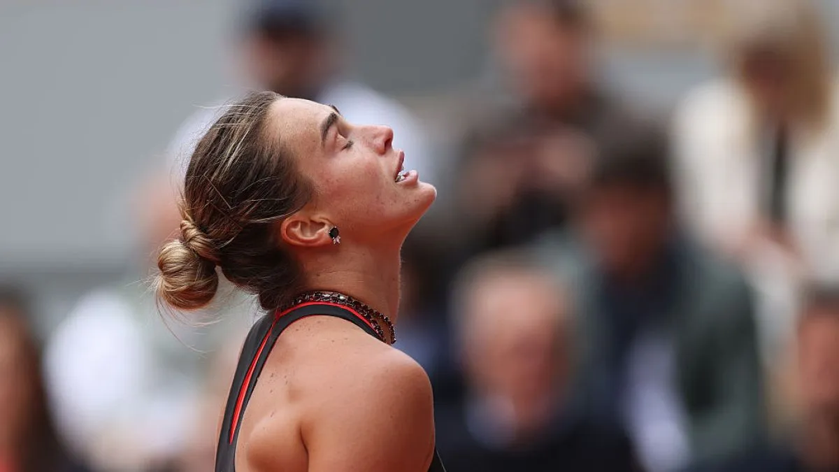 Șoc la Roland Garros: Sabalenka, eliminată dramatic în sferturi de Diana Shnaider