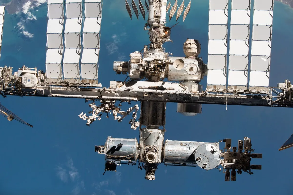 NASA a adăpostit temporar astronauții de pe Stația Spațială Internațională în capsula Dragon a SpaceX din cauza unor scurgeri