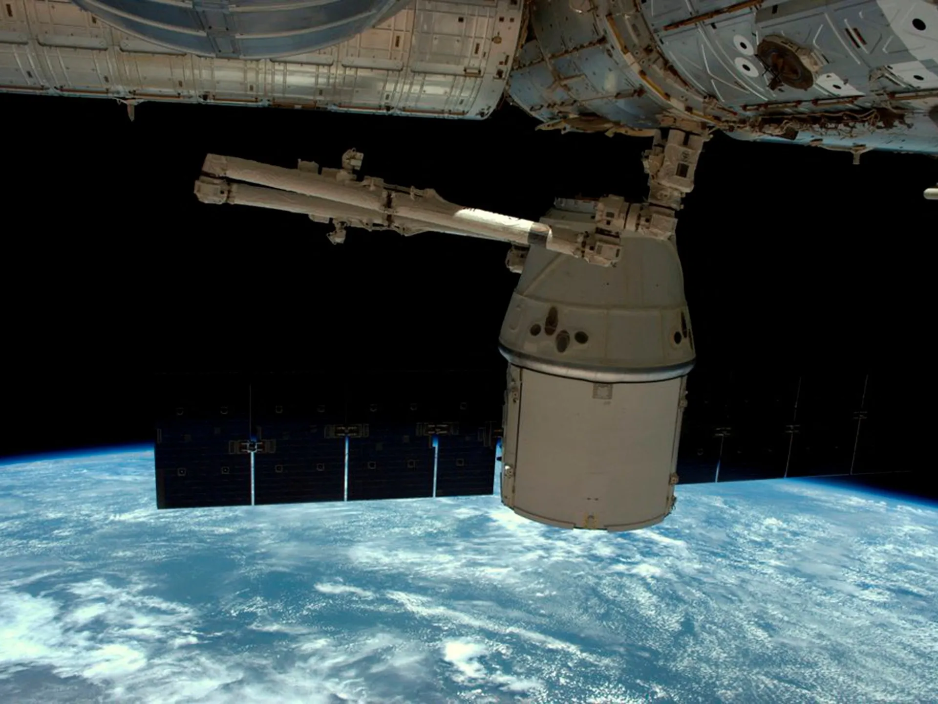 NASA le ordonă astronauților de pe ISS să se pregătească pentru o posibilă evacuare pe fondul reparațiilor unei scurgeri