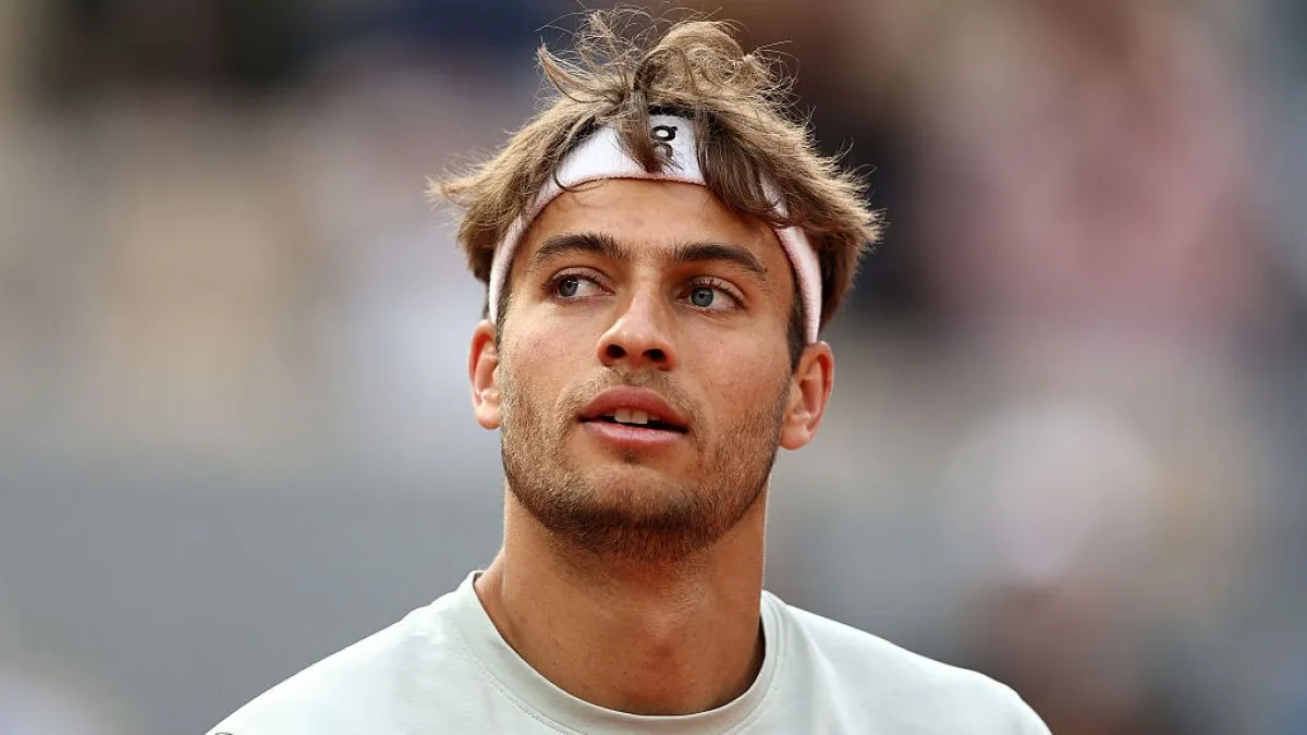 Cobolli ajunge în finală după retragerea lui Arnaldi, lovit de virus, la Roland Garros