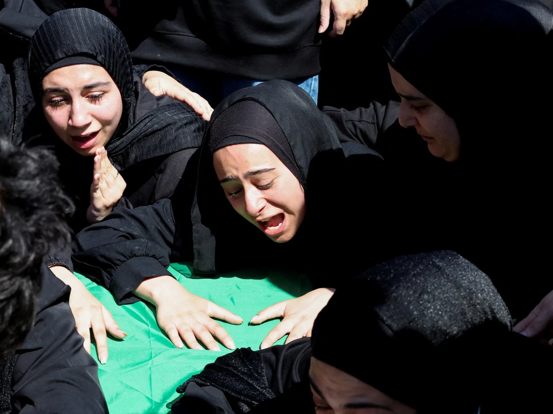 Atac iranian cu rachete asupra Israelului: Trump cere reținere, în timp ce tensiunile escaladează