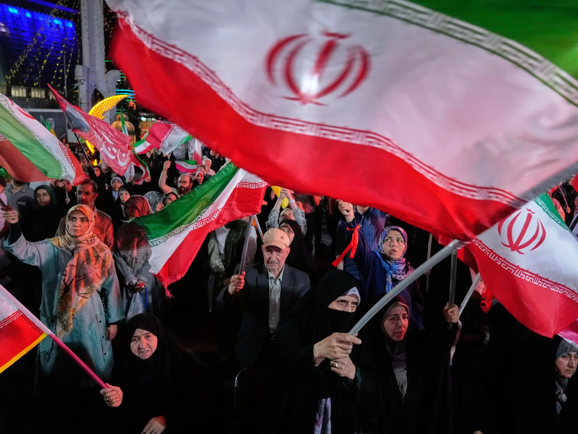 Iranul anunță o nouă doctrină strategică: de la apărare la ofensivă după atacul asupra Beirutului