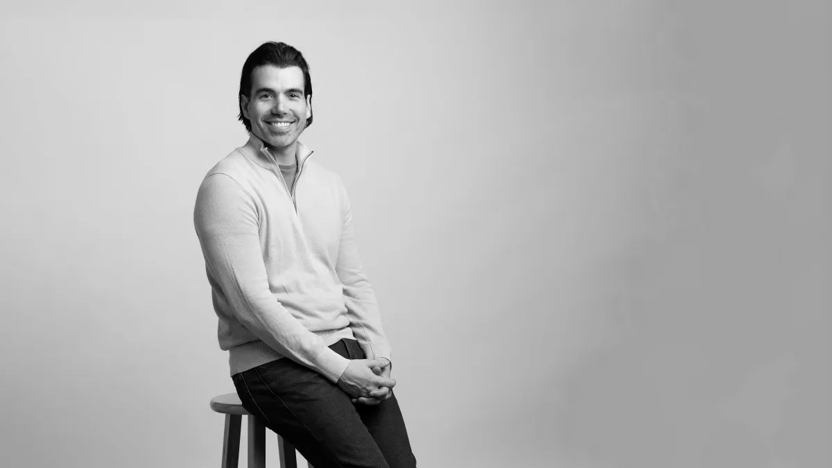 Cum a investit Justin Ernest aproape 500 de milioane de dolari în startup-uri de succes, fără un fond de capital de risc tradițional