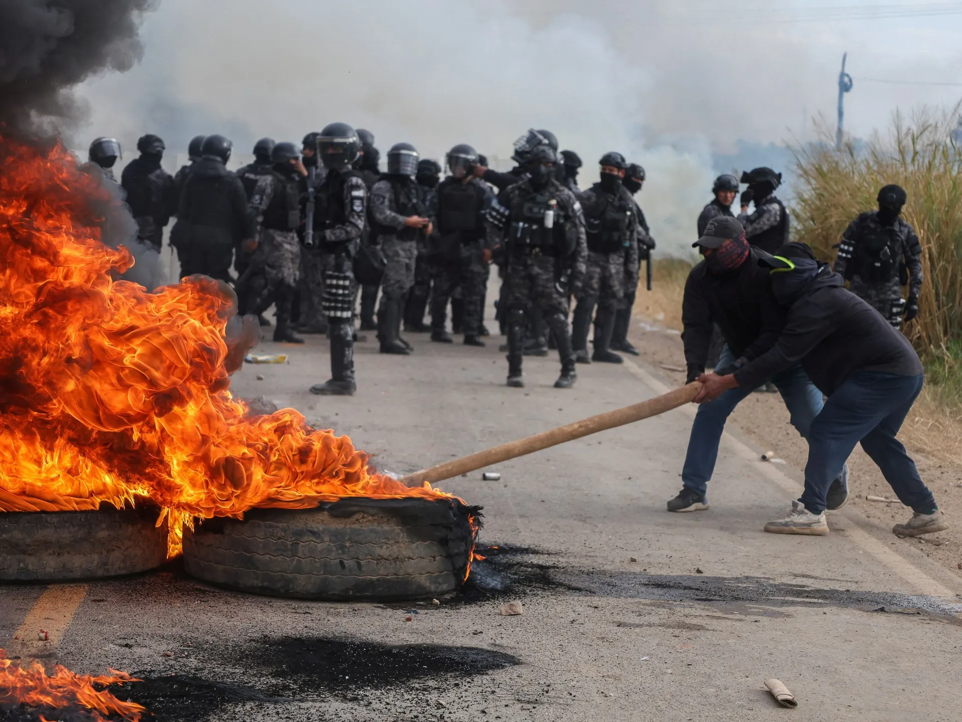 Bolivia autorizează măsuri militare împotriva protestelor naționale
