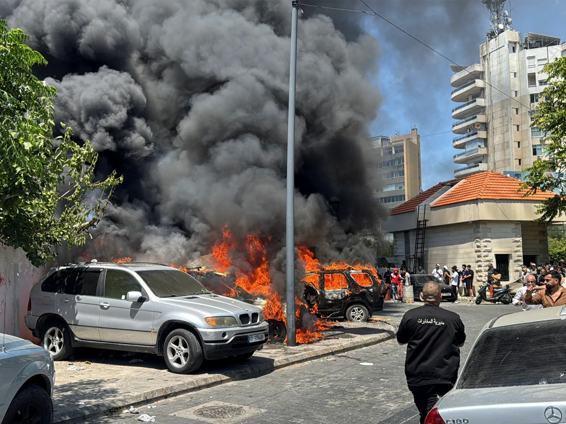 Atac israelian asupra unui automobil în Sidon, Liban: două persoane ucise și un incendiu devastator