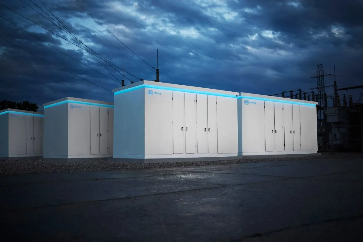 Toți vor o bucată din afacerea cu baterii a Tesla