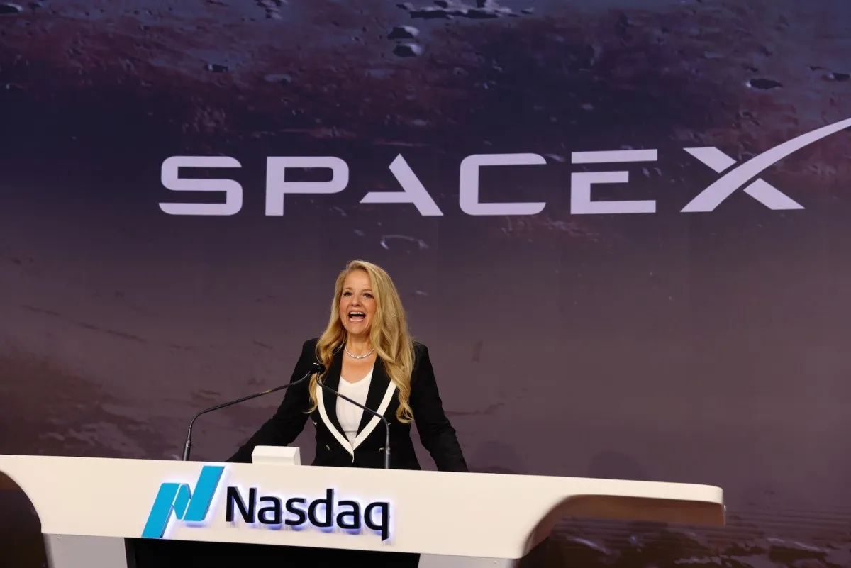 Președinta SpaceX, Gwynne Shotwell, oferă un nou indiciu despre o posibilă fuziune cu Tesla