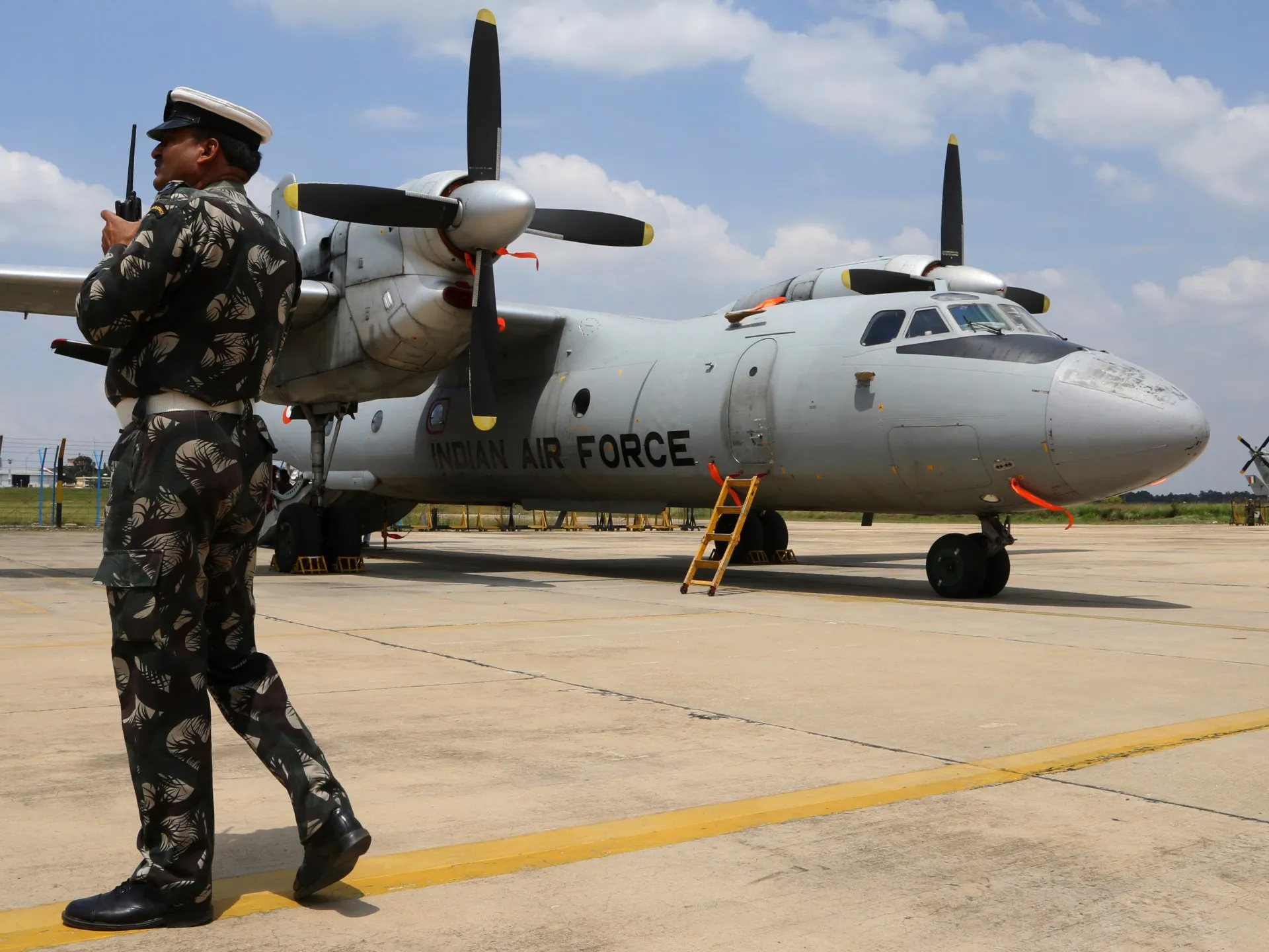 Cinci membri ai forțelor aeriene indiene, uciși în prăbușirea unui avion de transport în Assam