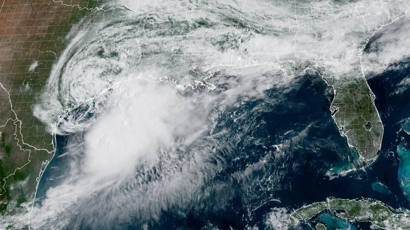 Furtuna tropicală Arthur, prima furtună numită a sezonului uraganelor din Atlantic
