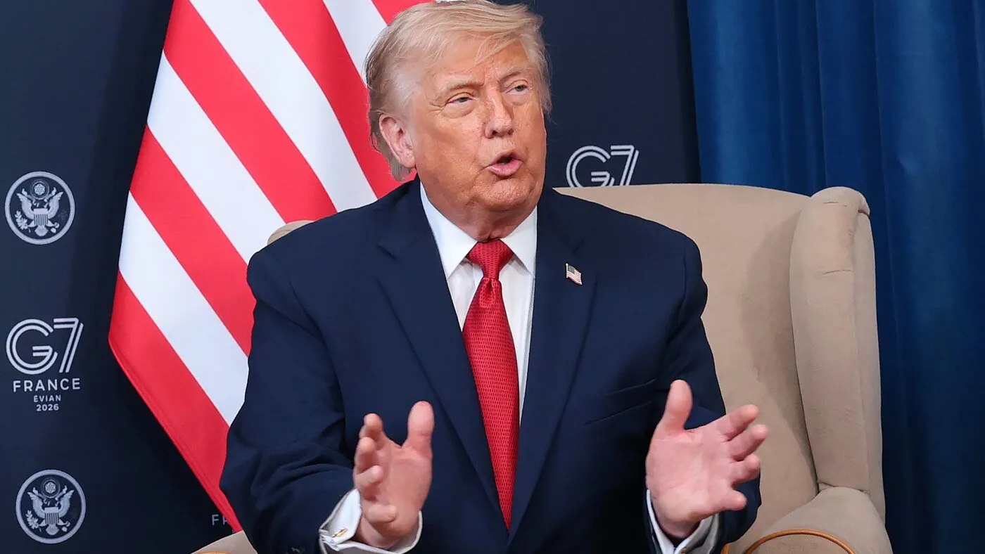 Trump semnează un acord cu Iranul, în timp ce popularitatea sa atinge minime istorice