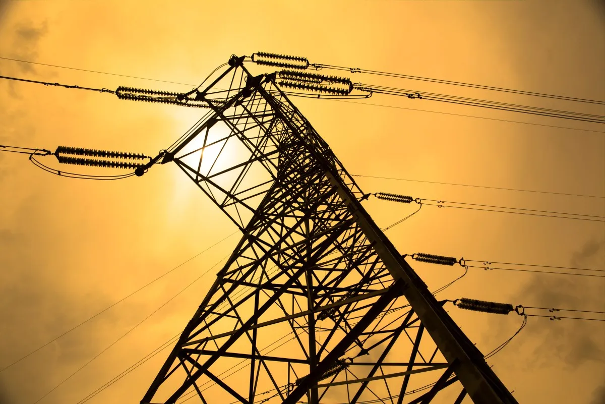 Centrele de date AI primesc o bandă rapidă către rețeaua electrică, impusă de guvern