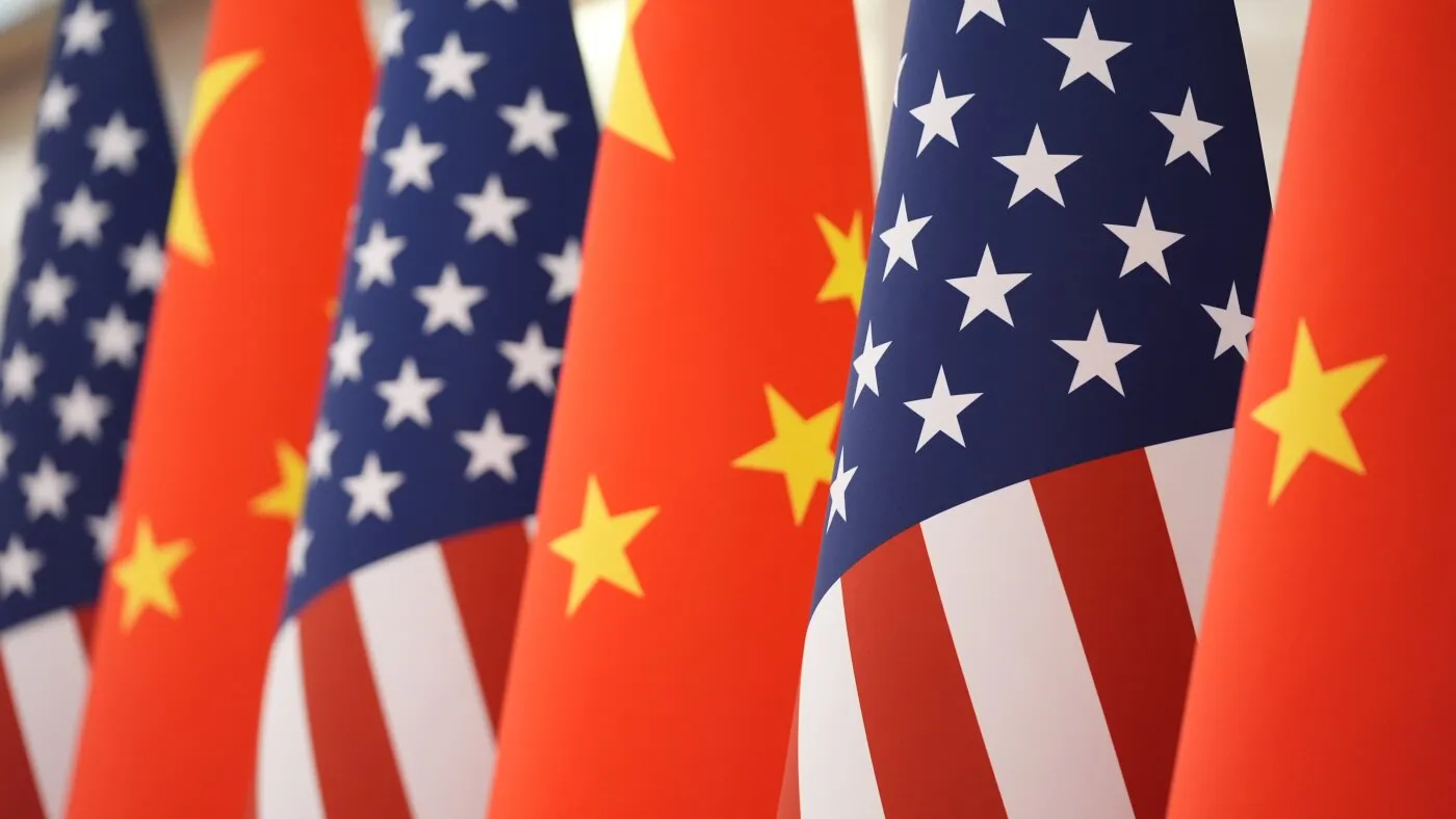 China ripostează sancțiunilor americane: restricții la export pentru companii de apărare din SUA