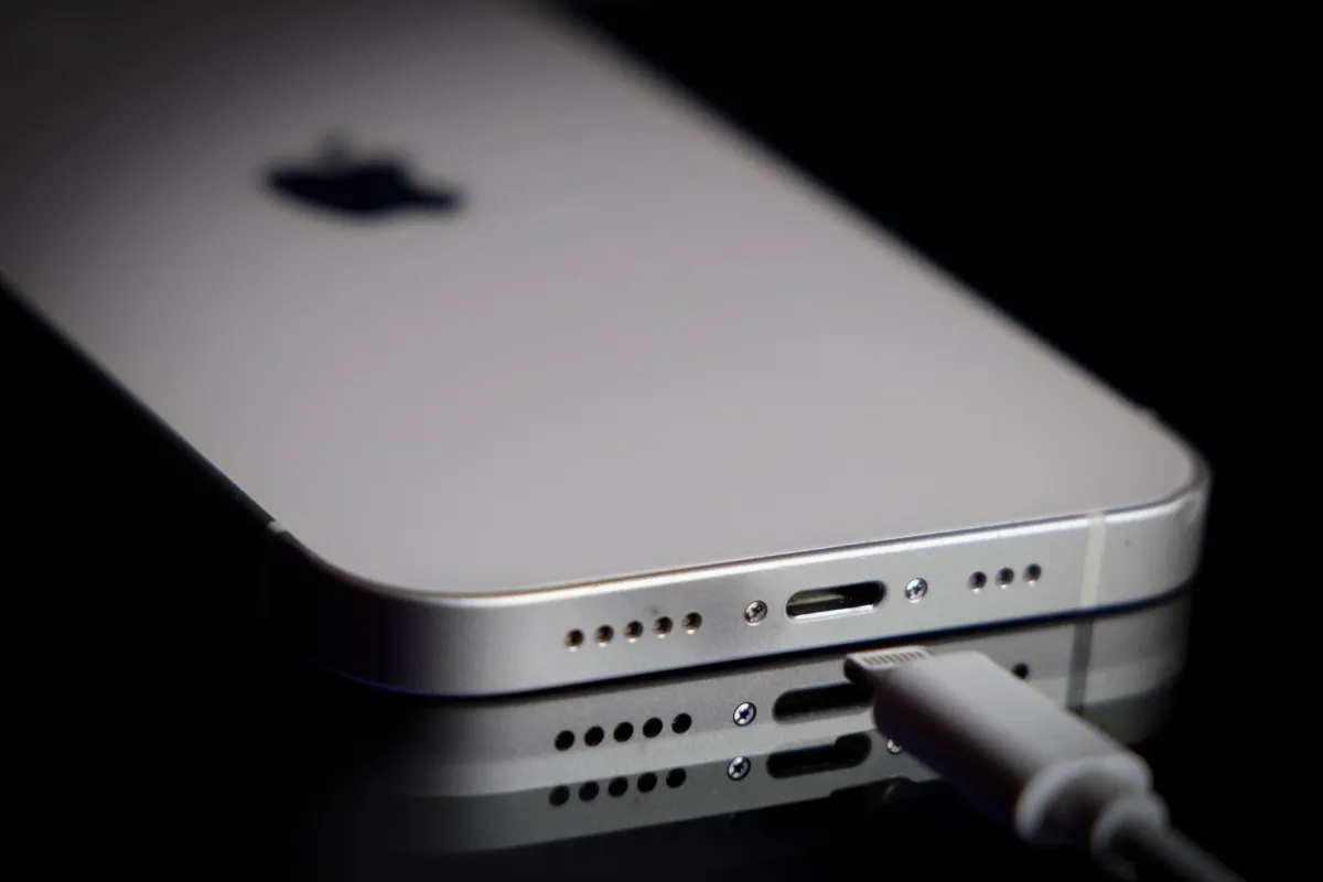 O nouă vulnerabilitate nepatchabilă în cipurile Apple deschide calea pentru jailbreak-ul iPhone-urilor