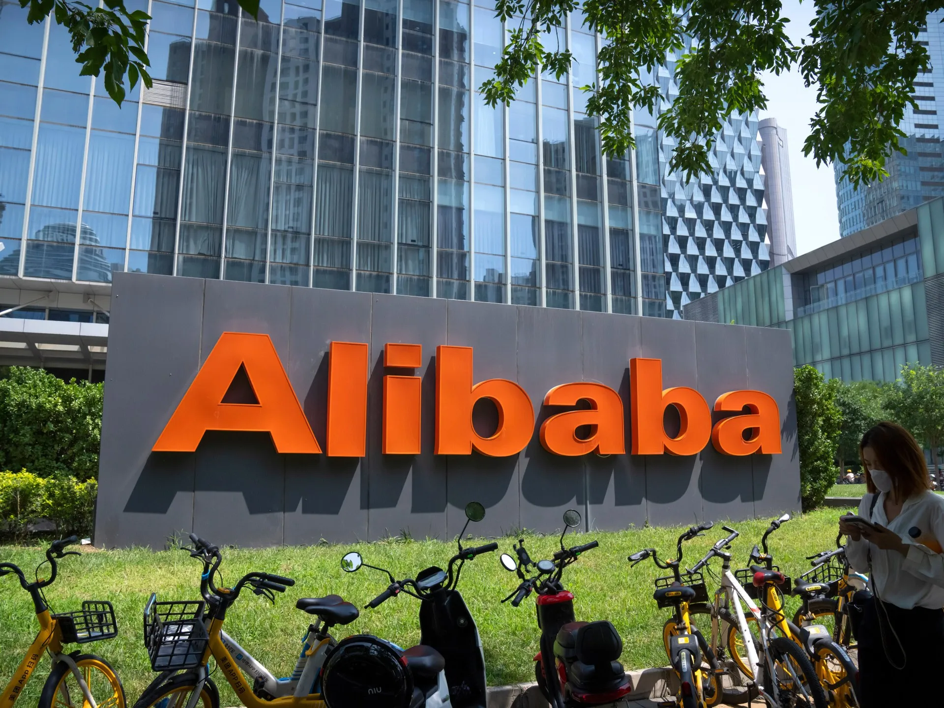 Alibaba dă în judecată armata SUA pentru etichetarea drept „companie militară chineză”