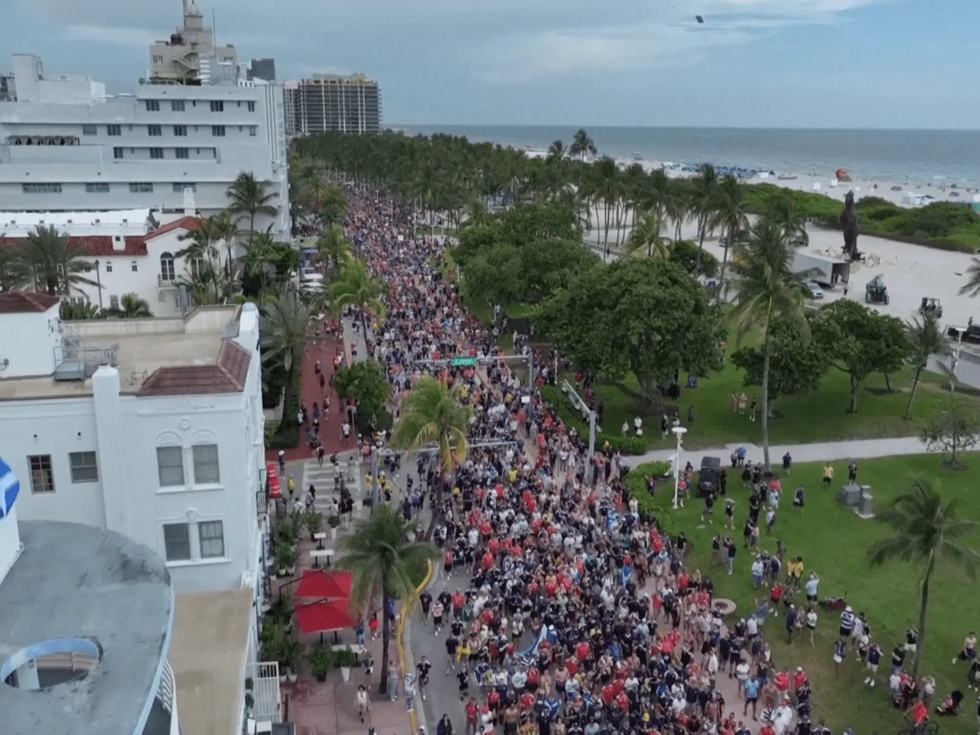 Fâșii de kilt și sunete de cimpoi: Scoțienii invadează Miami înaintea duelului cu Brazilia