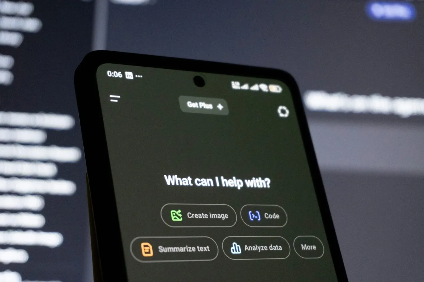 Samsung redeschide porțile către inteligența artificială: ChatGPT Enterprise și Codex, acum disponibile pentru angajați