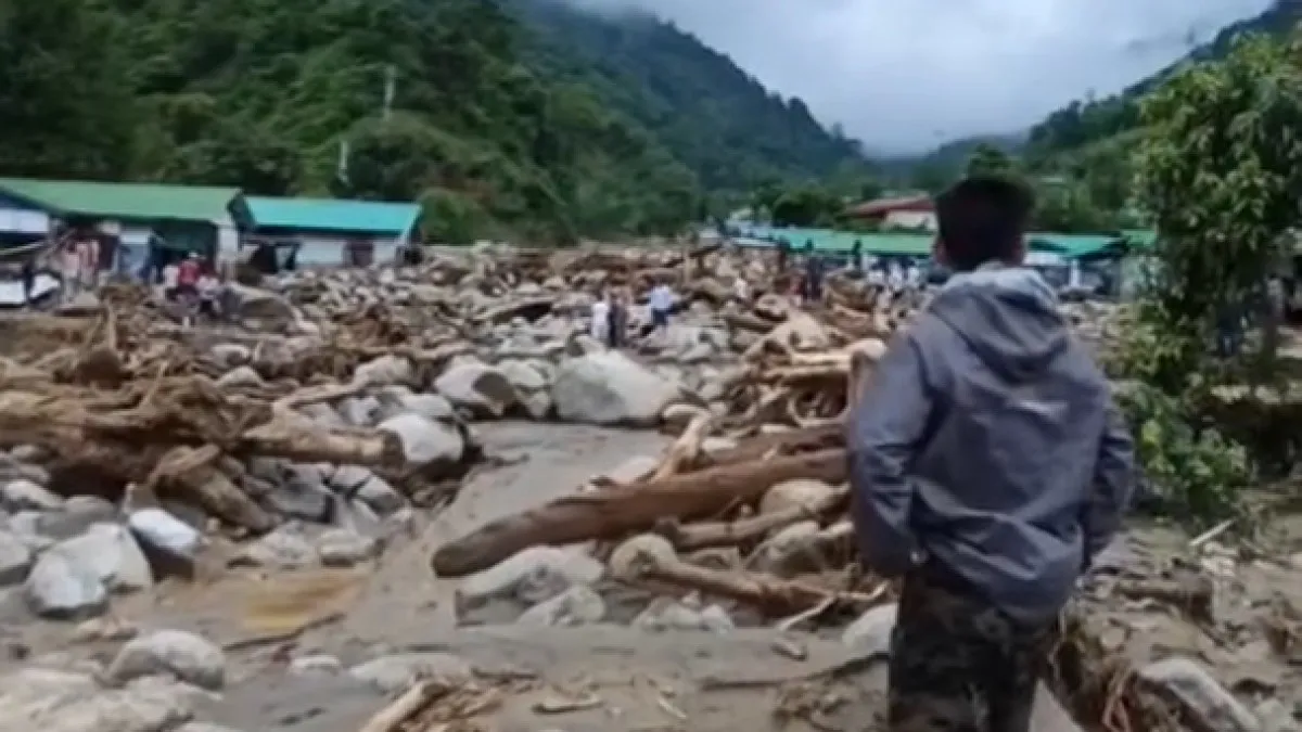 Inundații fulgerătoare în Arunachal Pradesh, India: pagube extinse și comunități izolate
