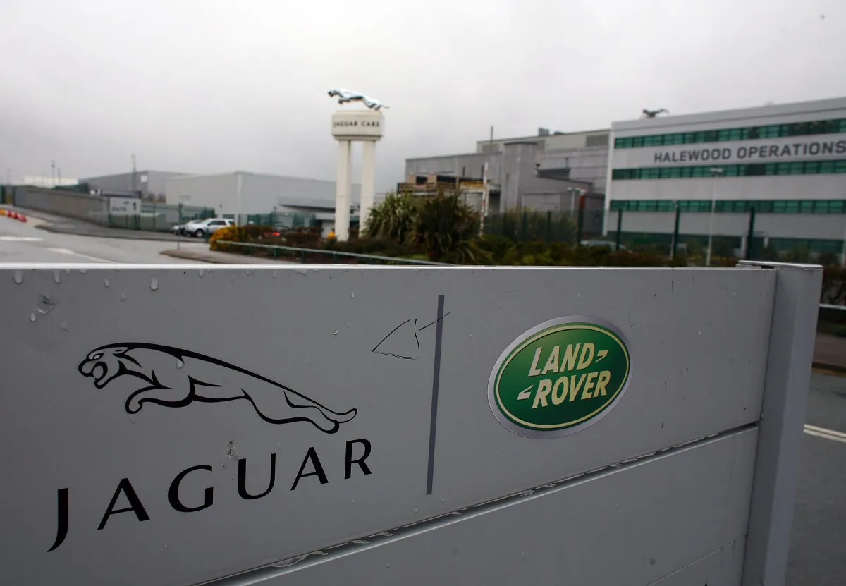 Hackerii ruși, în spatele atacului de 2,5 miliarde de dolari asupra Jaguar Land Rover: raport