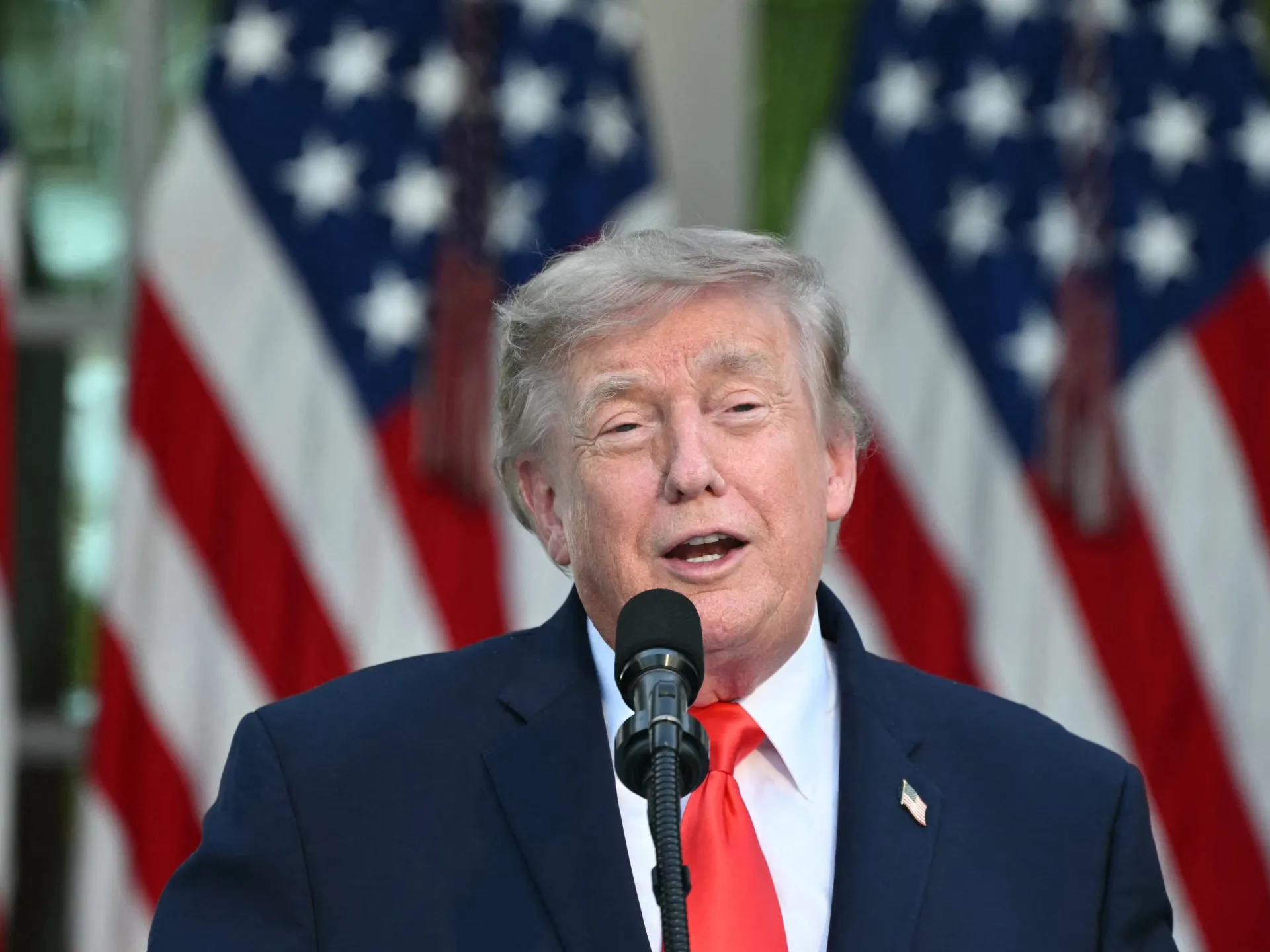 Trump amenință cu tarife de 100% pentru țările care taxează giganții tech americani