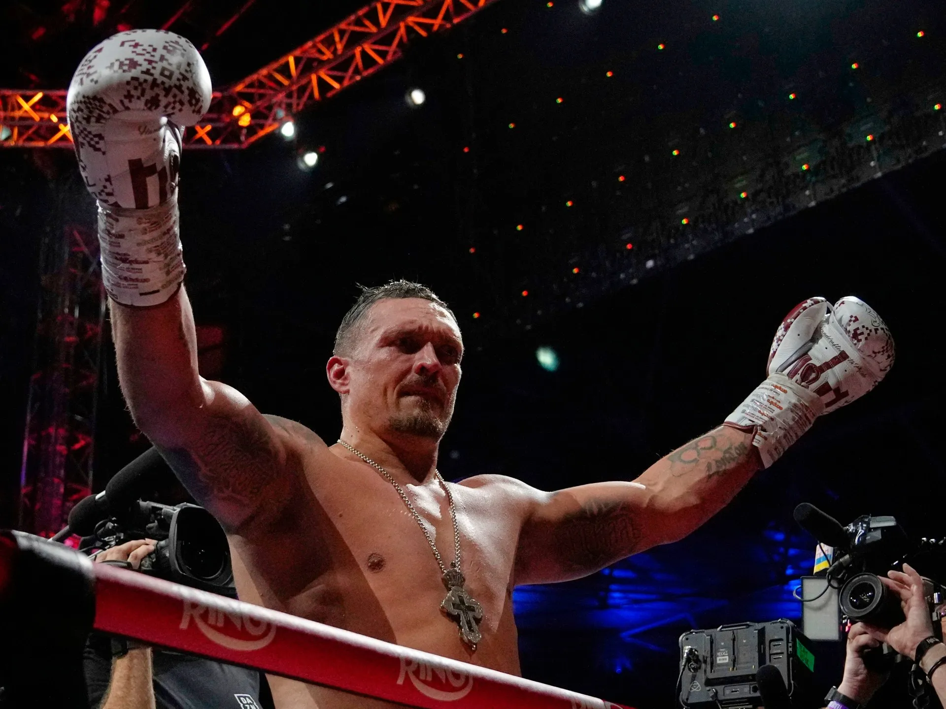 Oleksandr Usyk renunță la centurile mondiale: „Nu mă retrag, dar eliberez titlurile”