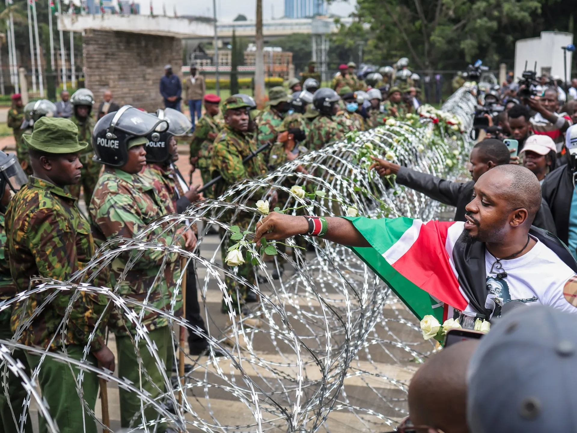 Kenya: Protestatari găsiți abandonați și torturați după arestări – acuzații grave la adresa poliției