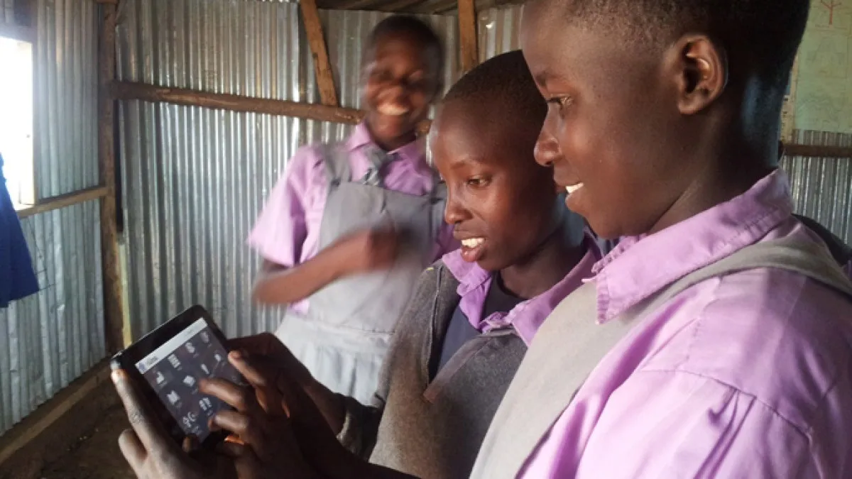 Între engleză și limba maternă: dilema lingvistică a educației din Kenya