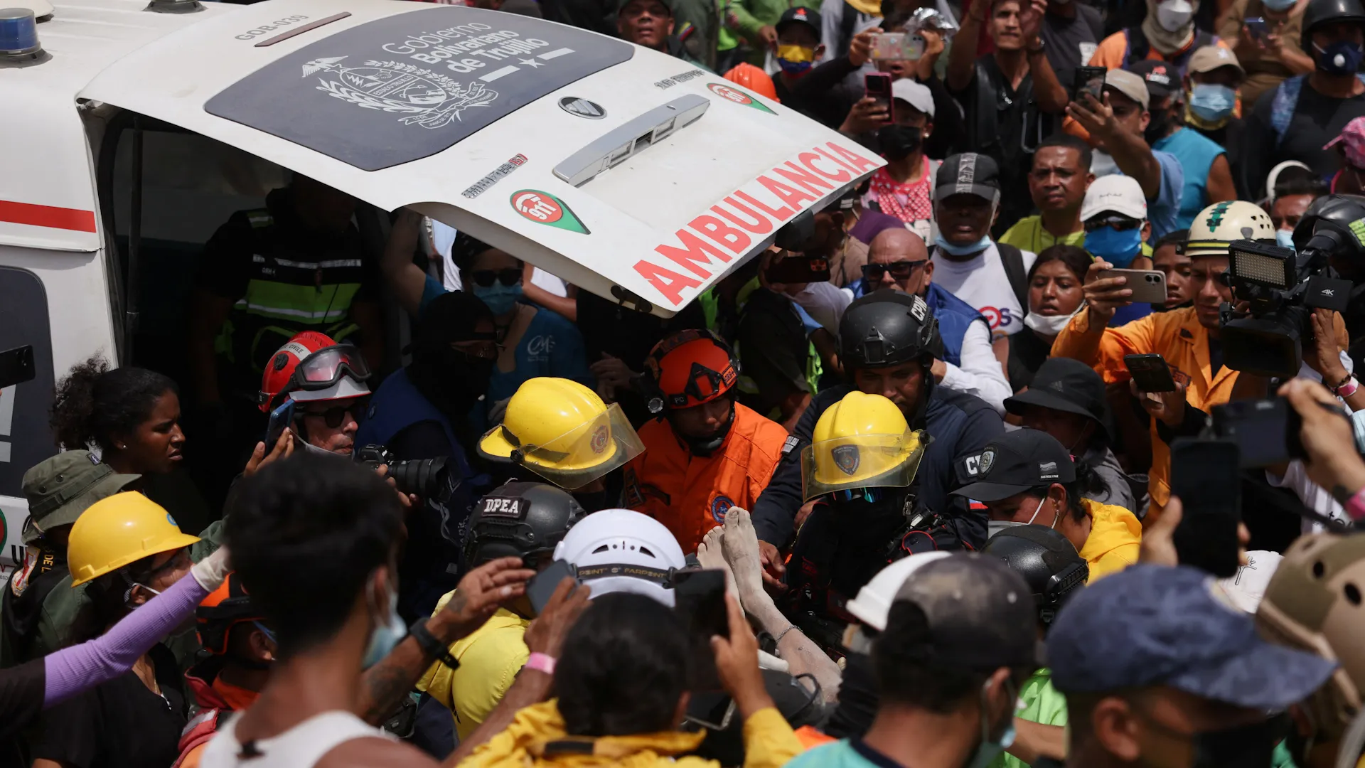 Urmările cutremurului devastator din Venezuela: sute de morți și mii de dispăruți