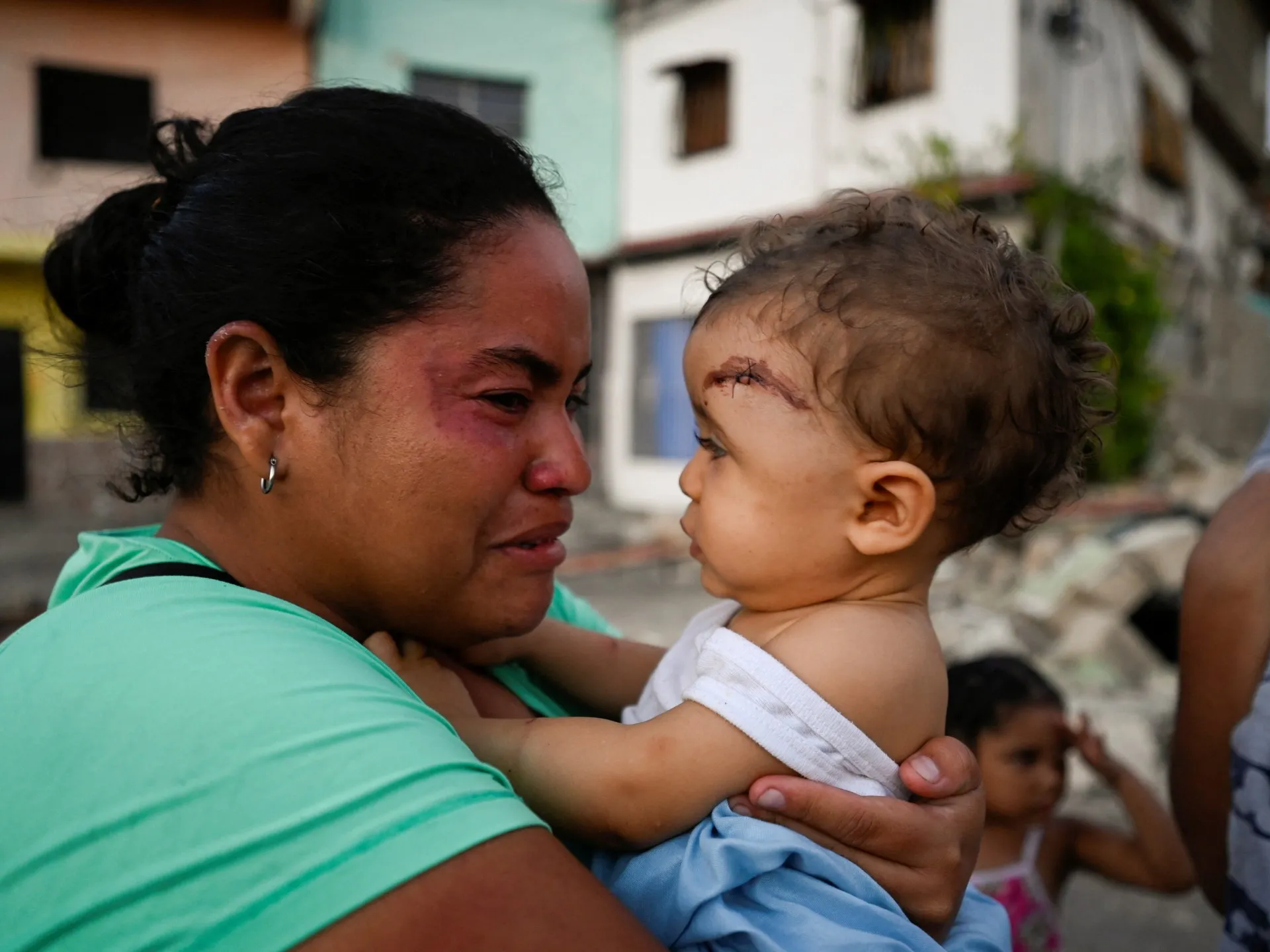 Momente emoționante în operațiunile de salvare din Venezuela: cinci povești care aduc speranță