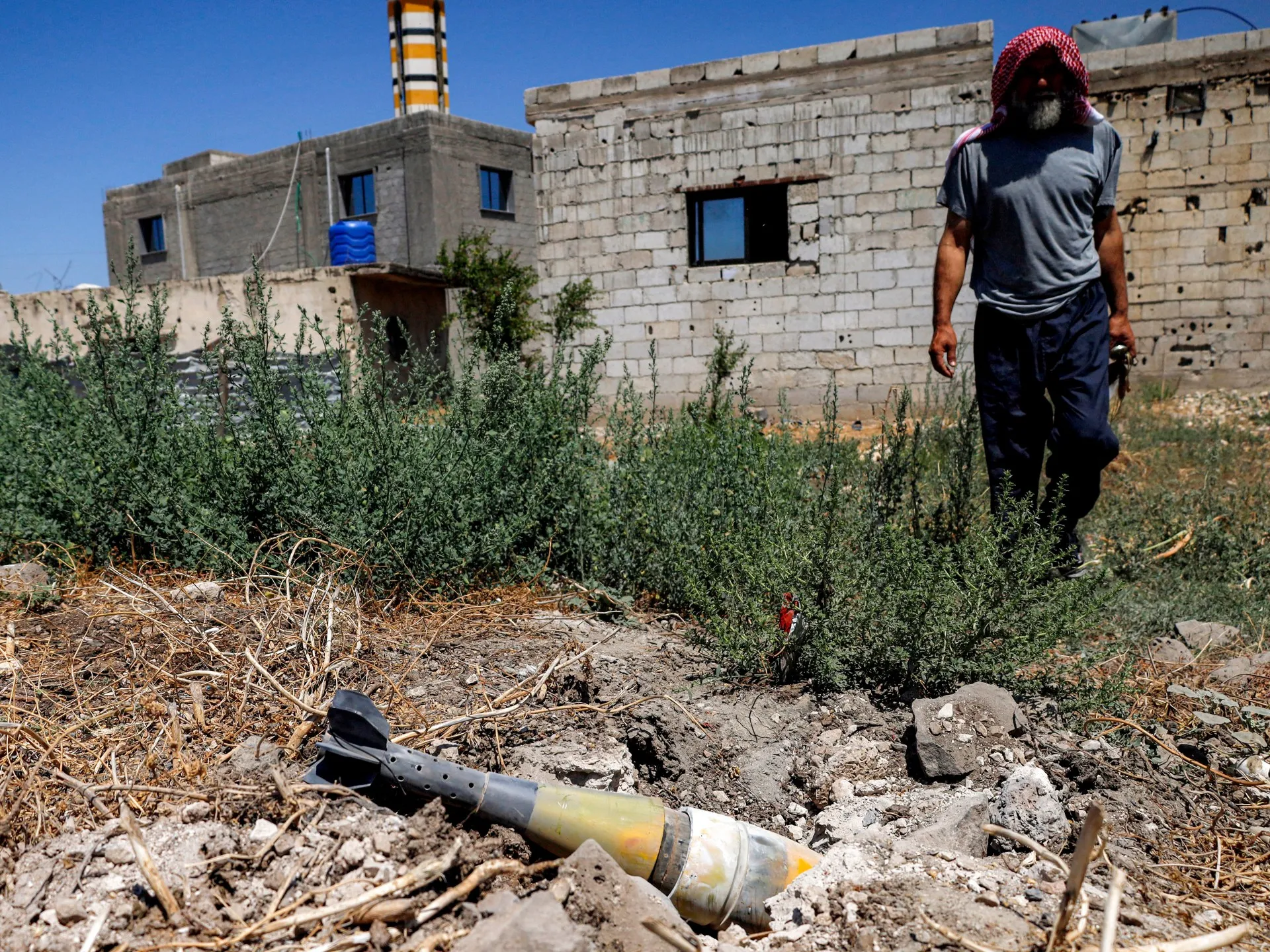 Noi atacuri israeliene în sudul Siriei: familii forțate să își părăsească locuințele
