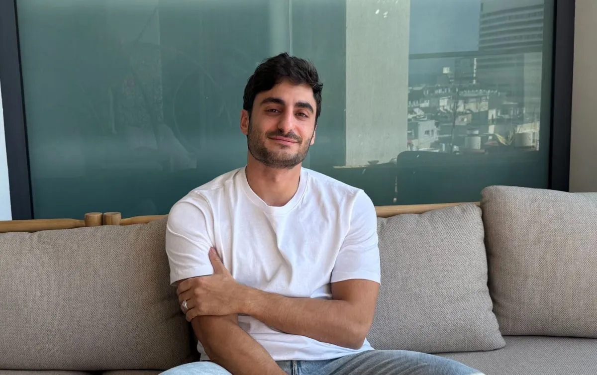 Platforma de vibe coding Base44 își lansează propriul model AI: start-up-urile caută defensibilitate într-un peisaj dominat de giganți