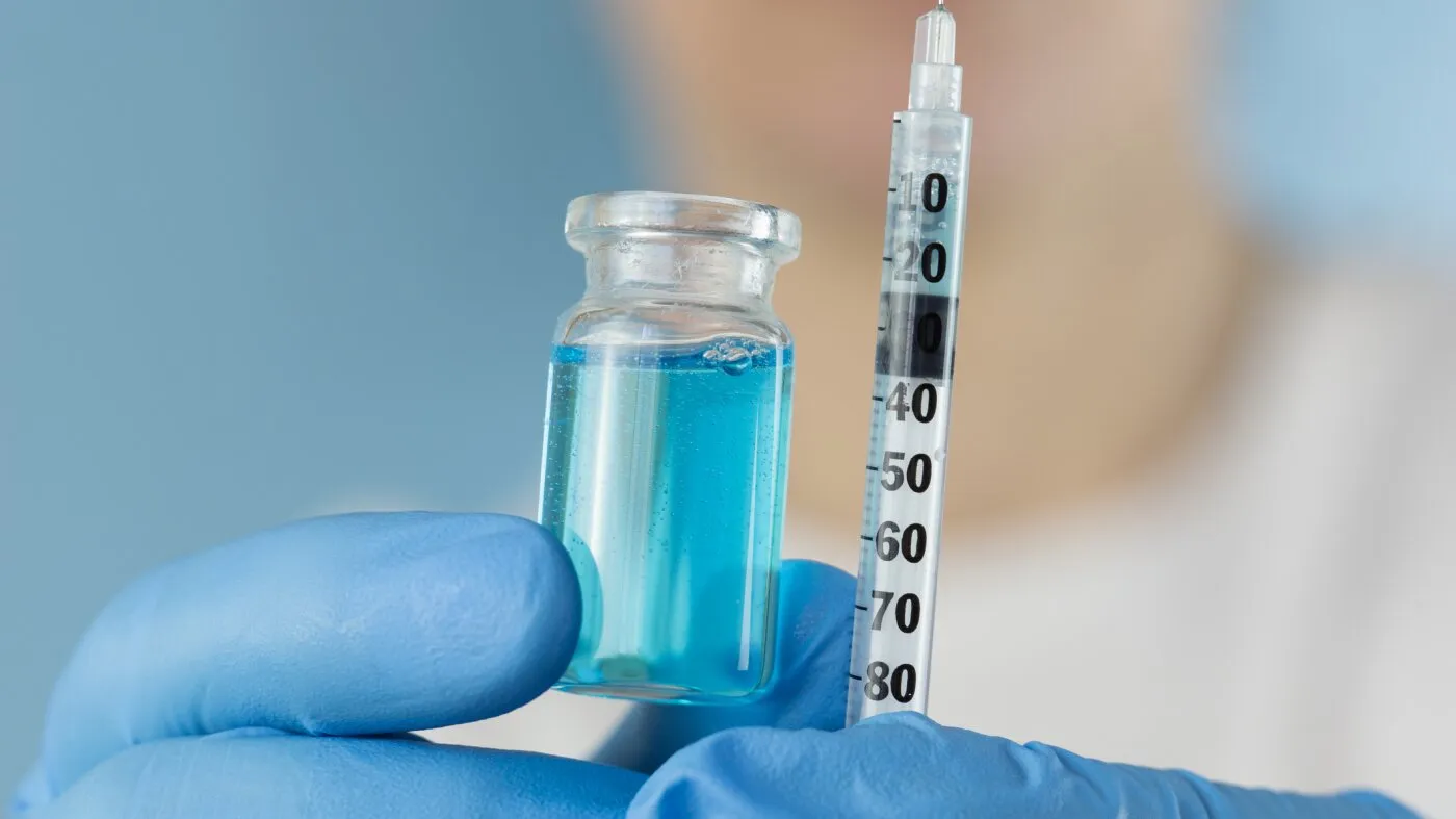 Oamenii de știință de la FDA trag un semnal de alarmă privind peptidele, moleculele la modă pe care RFK Jr. le susține
